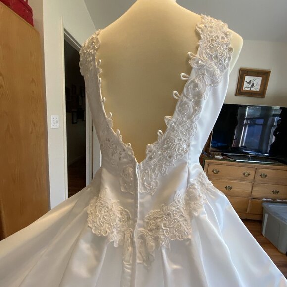 8) Wedding Gown: White Princess - Picture 3 of 10